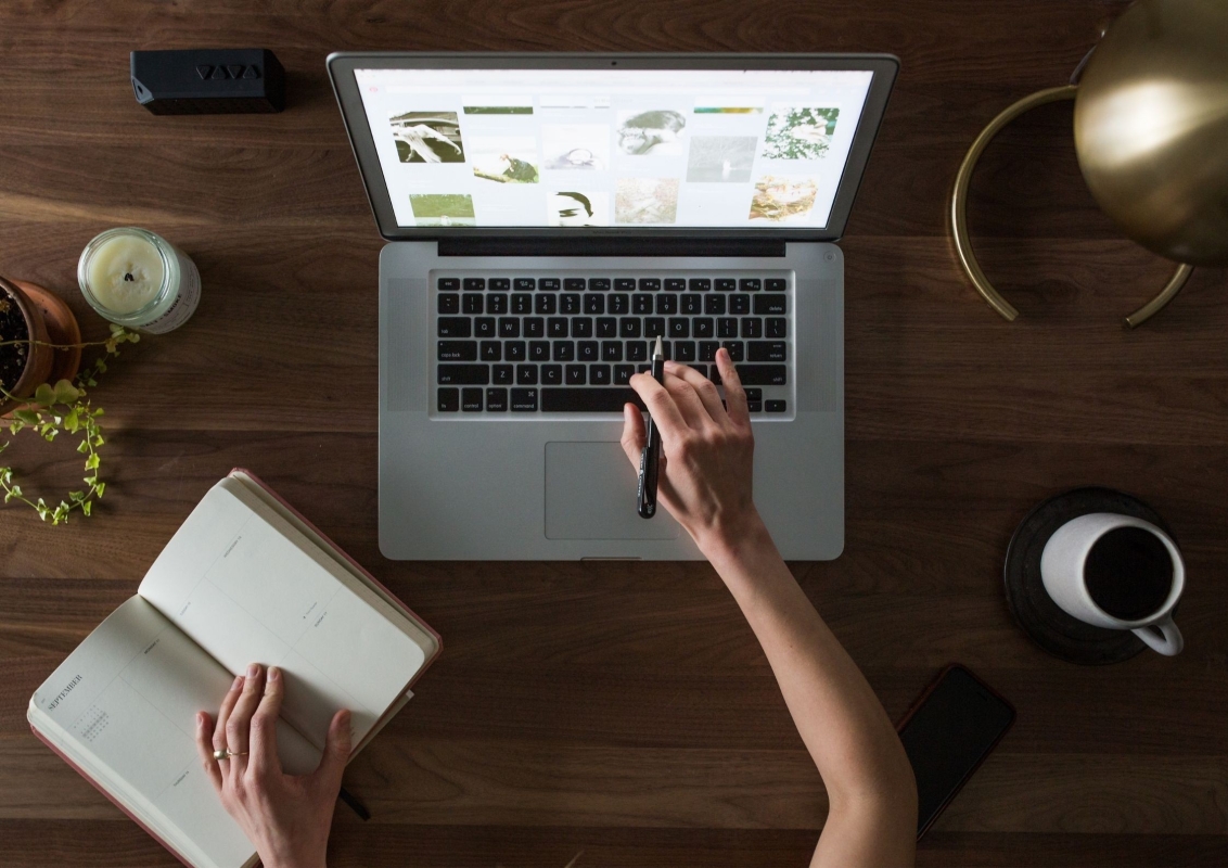 Na co dbát při výběru stolu pro práci z domova?