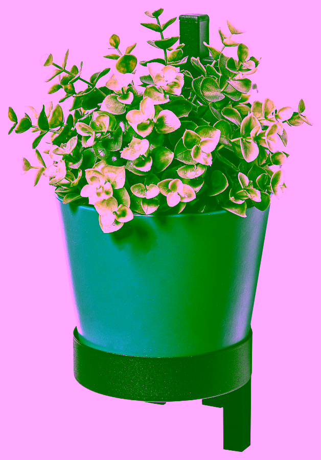 Kovový nástěnný záhon. Minimalistický držák na květiny