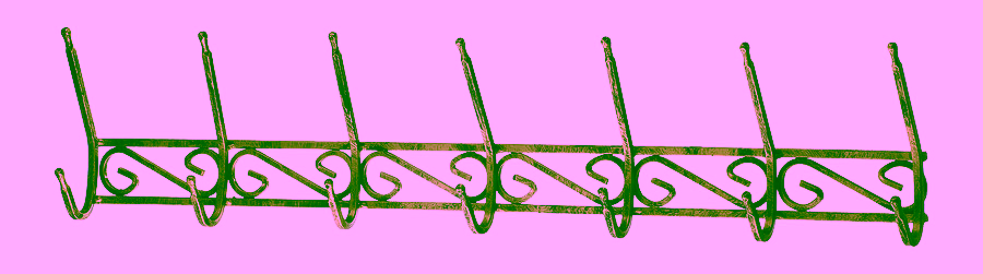 Nástěnný věšák. Kovový držák na oděvy